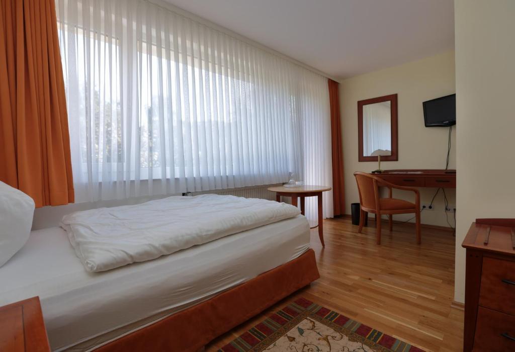 Hotel Am Rossberg Altenahr Bilik gambar